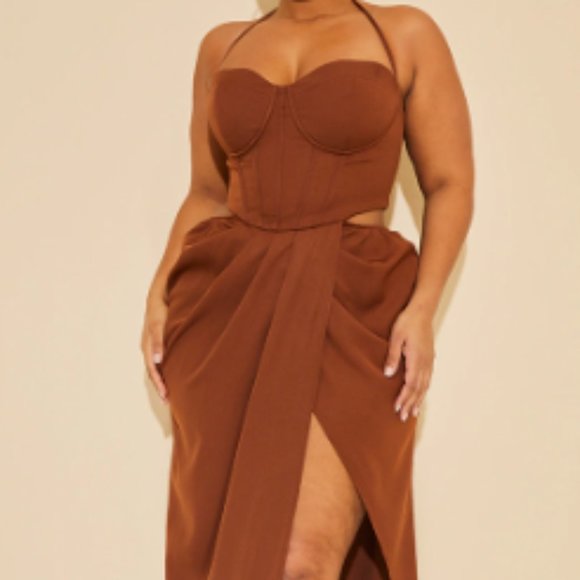 PLUS CHOCOLATE PREMIUM CORSET RUCHED MAXI DRESS - Picture 1 of 7